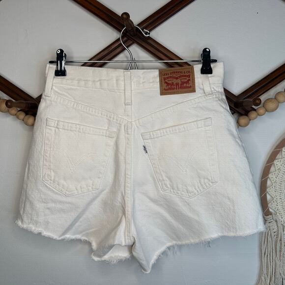 Levi's White Denim Cut Off Jean Shorts 26" - Picture 2 of 3